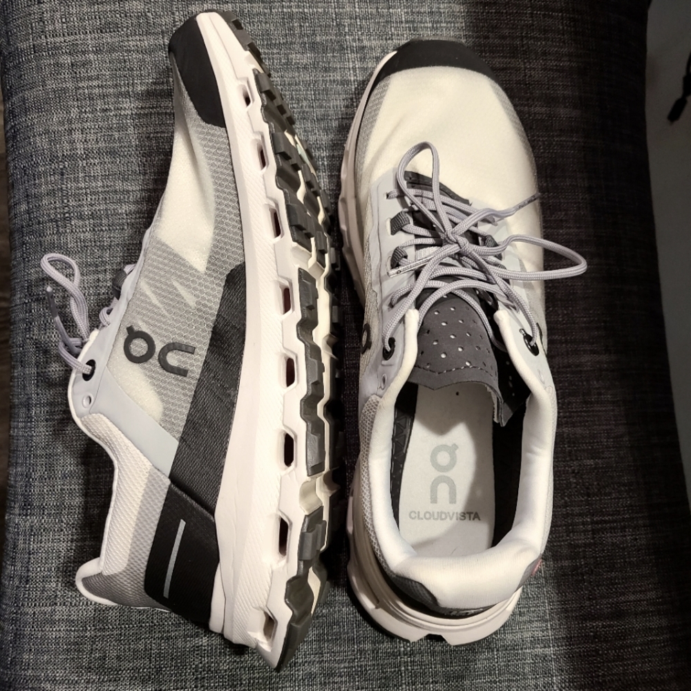 On cloud Running shoes